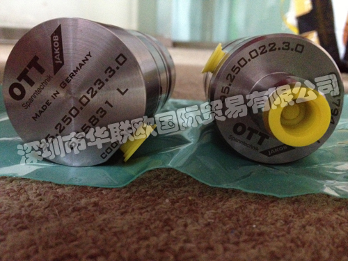 OTT-JAKOB夾具中自動夾具可分為SK、HKS、PSC等幾個系列。在經(jīng)過標準化后，HSK已成為機床技術(shù)領(lǐng)域的標準接口。隨著表面和錐銷設(shè)備的相互匹配，HSK夾持系統(tǒng)可為高精度加工效果提供理想前提，并確保微米范圍內(nèi)的持續(xù)一致性。相比于SK，HSK的結(jié)構(gòu)更短、更輕，由此可以更為快速地進行換刀，并可實現(xiàn)更高的轉(zhuǎn)速。得益于高度的拉力、出色的剛性和最佳扭矩傳遞，HSK同樣適用于中型切削加工。深圳市華聯(lián)歐國際貿(mào)易有限公司專業(yè)代理進口OTT-JAKOB夾具全系列產(chǎn)品，公司于2015年成立德國分公司，原廠采購，價格上更有優(yōu)勢。我們致力于以超低的價格為國內(nèi)客戶引進國外先進的自動化備件，公司成立以來不斷的發(fā)展壯大，已成立德國公司及香港公司，為客戶提供進口備件的一站式體驗服務(wù)，報價快，價格好，貨期短，所有產(chǎn)品保證原裝正品，假一賠十!我們只做原裝進口產(chǎn)品，我們的目標是要成為客戶唯一信任的企業(yè)。歡迎新老客戶詢價咨詢。