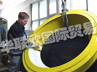 KALENBORN,工業(yè)磨損保護(hù)專(zhuān)家。  　　1921年：公司成立  　　第一本手冊(cè)Schmelzbasalt9月7日，Schmelzbasalt AG在Linz am Rhein成立，這是由CompagnieGénéraleduBasalte和Basalt AG組建的合資企業(yè)。