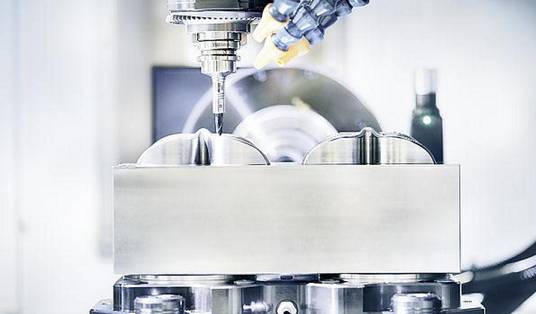 SCHUNK刀具夾持系統(tǒng)對(duì)機(jī)加工行業(yè)產(chǎn)生了前所未有的革命性影響。?模塊化夾持系統(tǒng)借鑒其優(yōu)勢(shì)，它的作用遠(yuǎn)不止于一個(gè)參考基準(zhǔn)，還提供了包括定位、夾持以及接口通用等功能。這種夾持原理如今被認(rèn)為是提高生產(chǎn)效率的最有效的方法之一，廣泛適用于從小型零件到大型零件，從粗加工到裝配應(yīng)用的各種工藝。作為這一技術(shù)的先驅(qū)以及夾持技術(shù)和抓取系統(tǒng)的領(lǐng)導(dǎo)者，SCHUNK始終致力于開(kāi)發(fā)新的應(yīng)用領(lǐng)域，并在它的模塊化系統(tǒng)中新增了適用于直接夾持工件以及微小型零件的專(zhuān)業(yè)標(biāo)準(zhǔn)模塊。