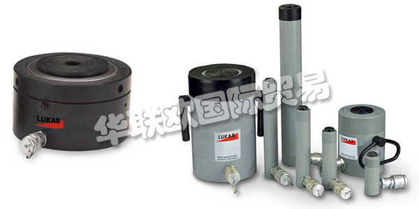 LUKAS是第一家開(kāi)發(fā)用于救援作業(yè)的液壓切割設(shè)備的供應(yīng)商。這為整個(gè)行業(yè)奠定了基礎(chǔ)。如今，LUKAS團(tuán)隊(duì)孜孜以求，以精準(zhǔn)，熱情的方式生產(chǎn)每一種產(chǎn)品。起重的材料需要移動(dòng)時(shí)，或者工廠中的大型設(shè)備等在使用一段時(shí)間后需要檢修，檢修位置經(jīng)常出現(xiàn)在設(shè)備底端，這時(shí)就需要用液壓缸對(duì)設(shè)備先進(jìn)行頂升后才有足夠空間來(lái)檢修。LUKAS提供的液壓缸起重噸位最大至1100噸，可輕松應(yīng)對(duì)各種大型設(shè)備的頂升操作。下文為您介紹LUKAS氣缸。